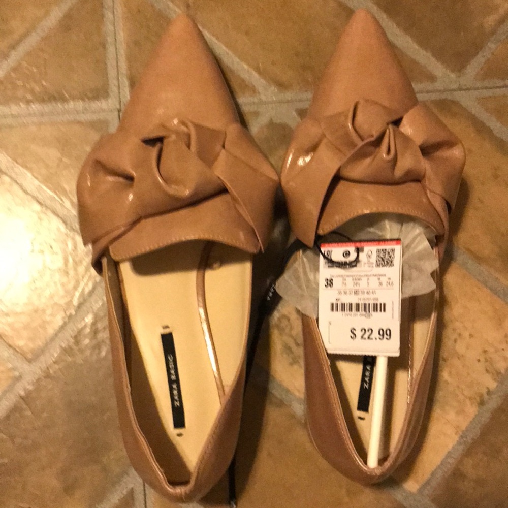 NWT Zara Basic nude flat size 7.5